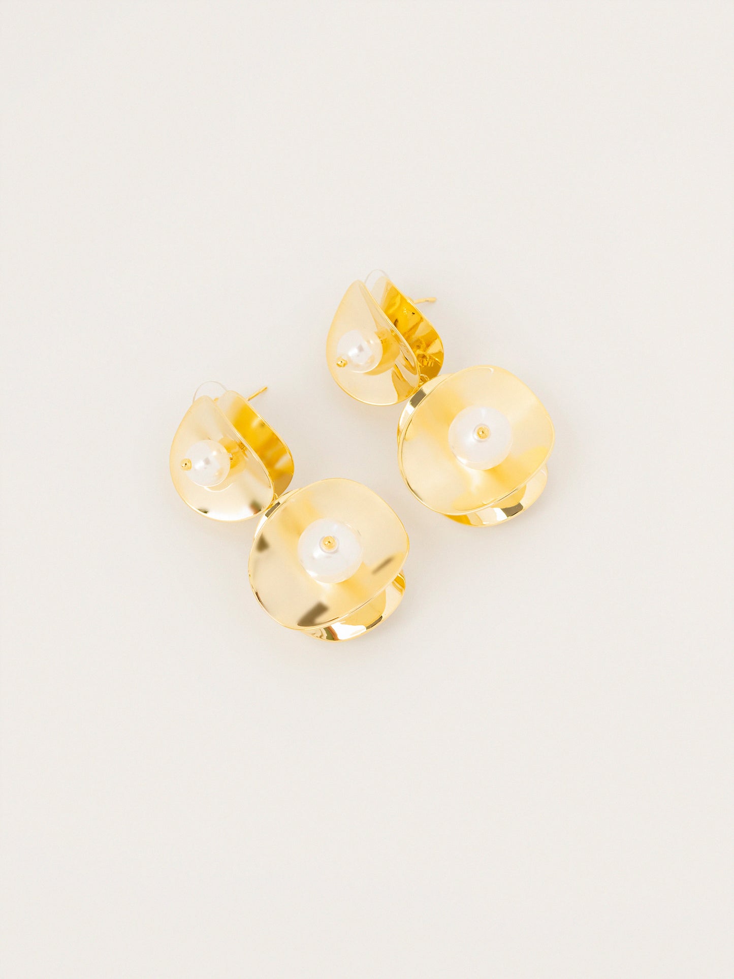 Sculpted Pearl Earrings