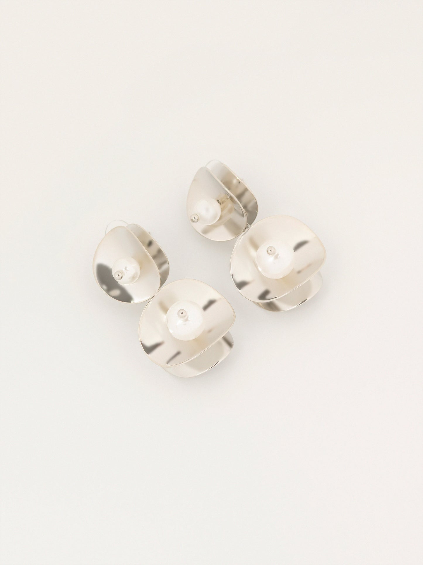 Sculpted Pearl Earrings