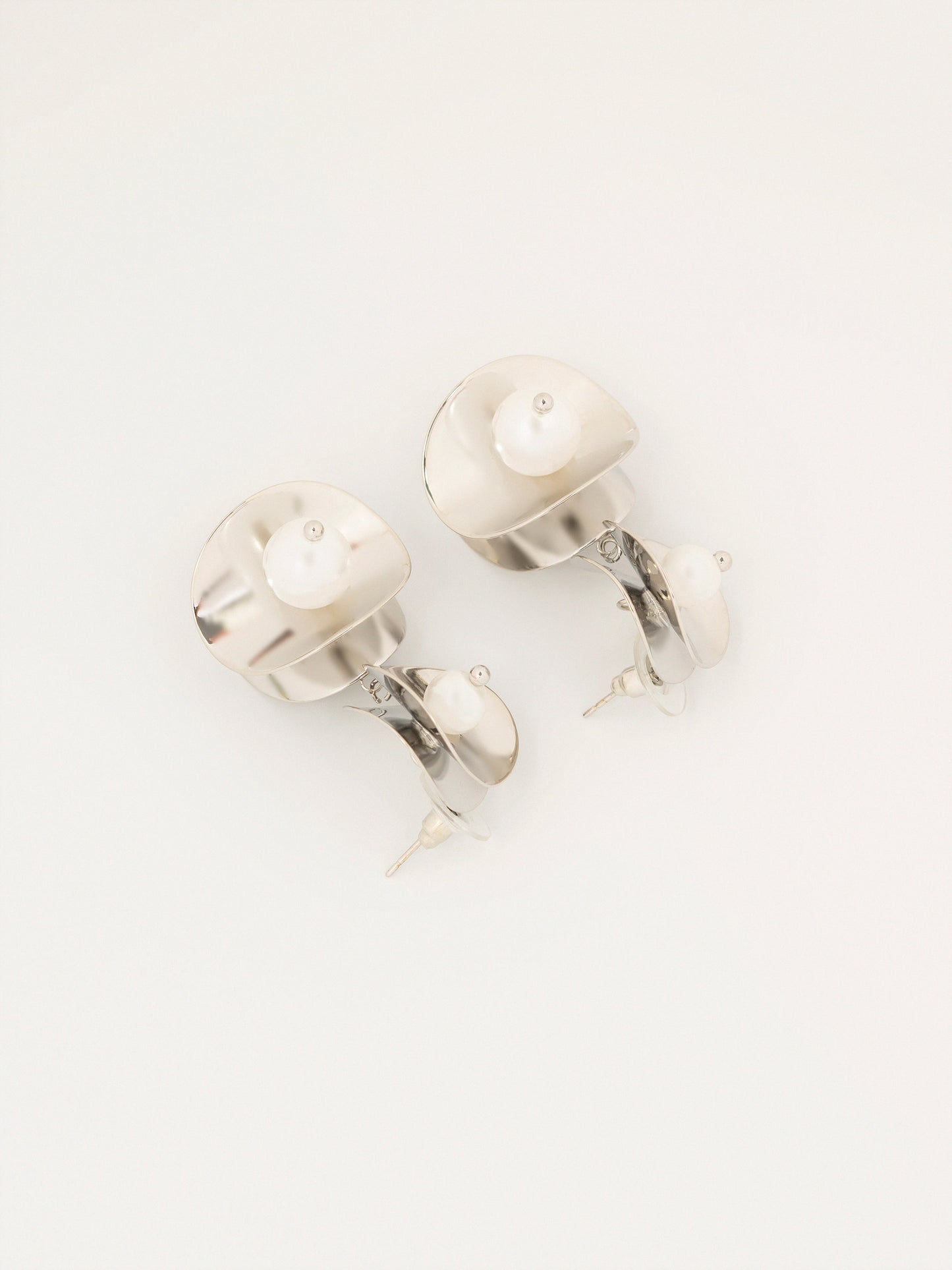 Sculpted Pearl Earrings