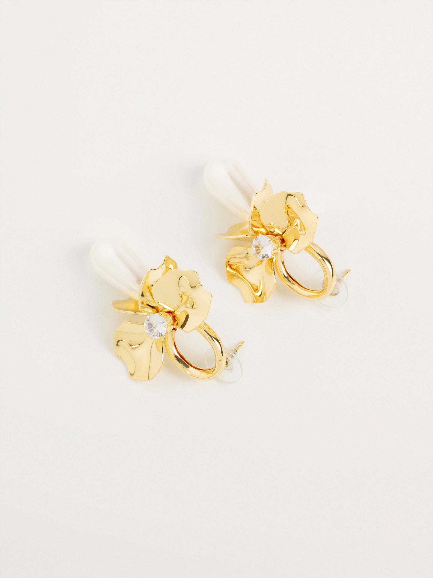 Bow Pearl Earrings