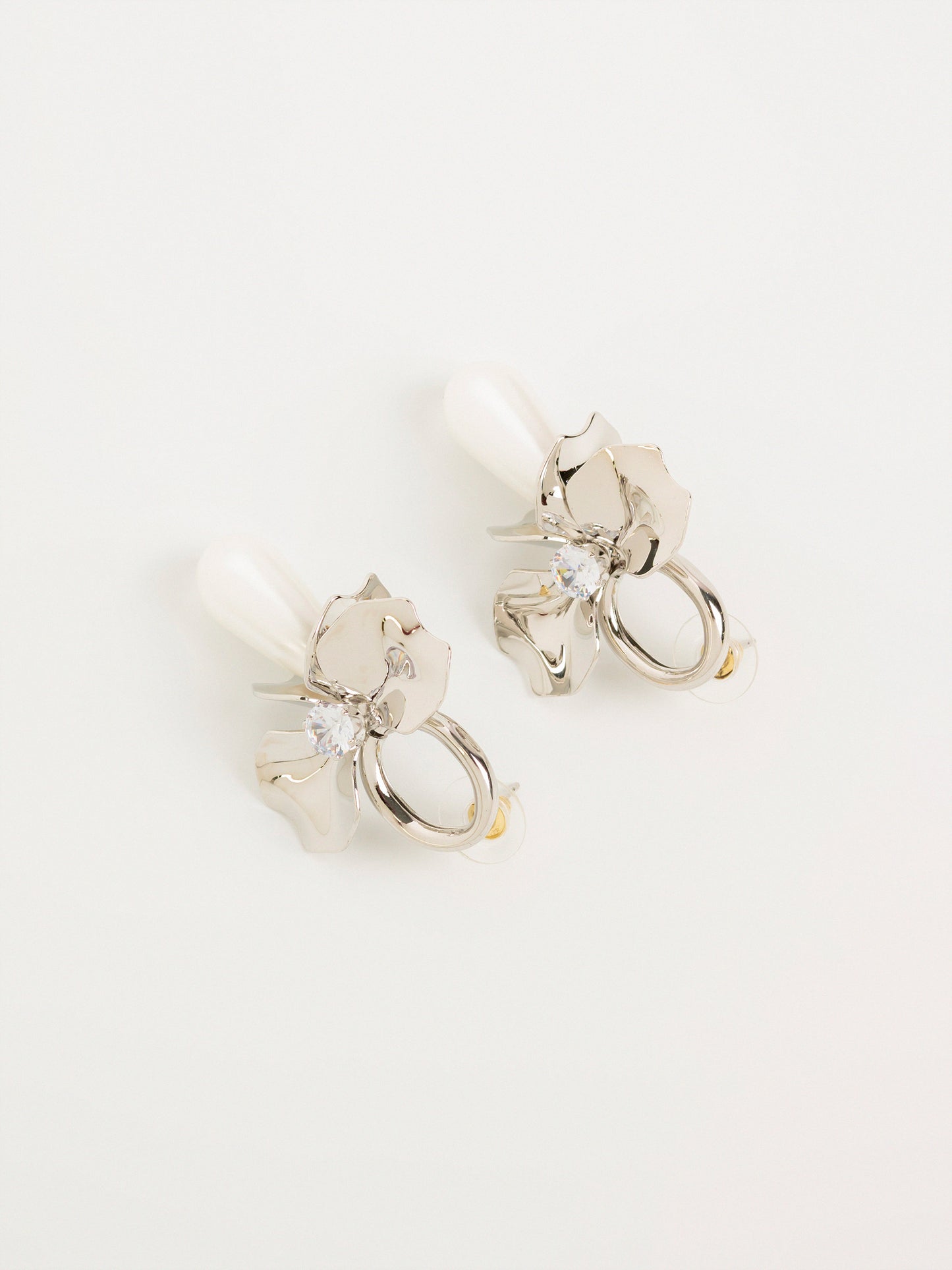 Bow Pearl Earrings