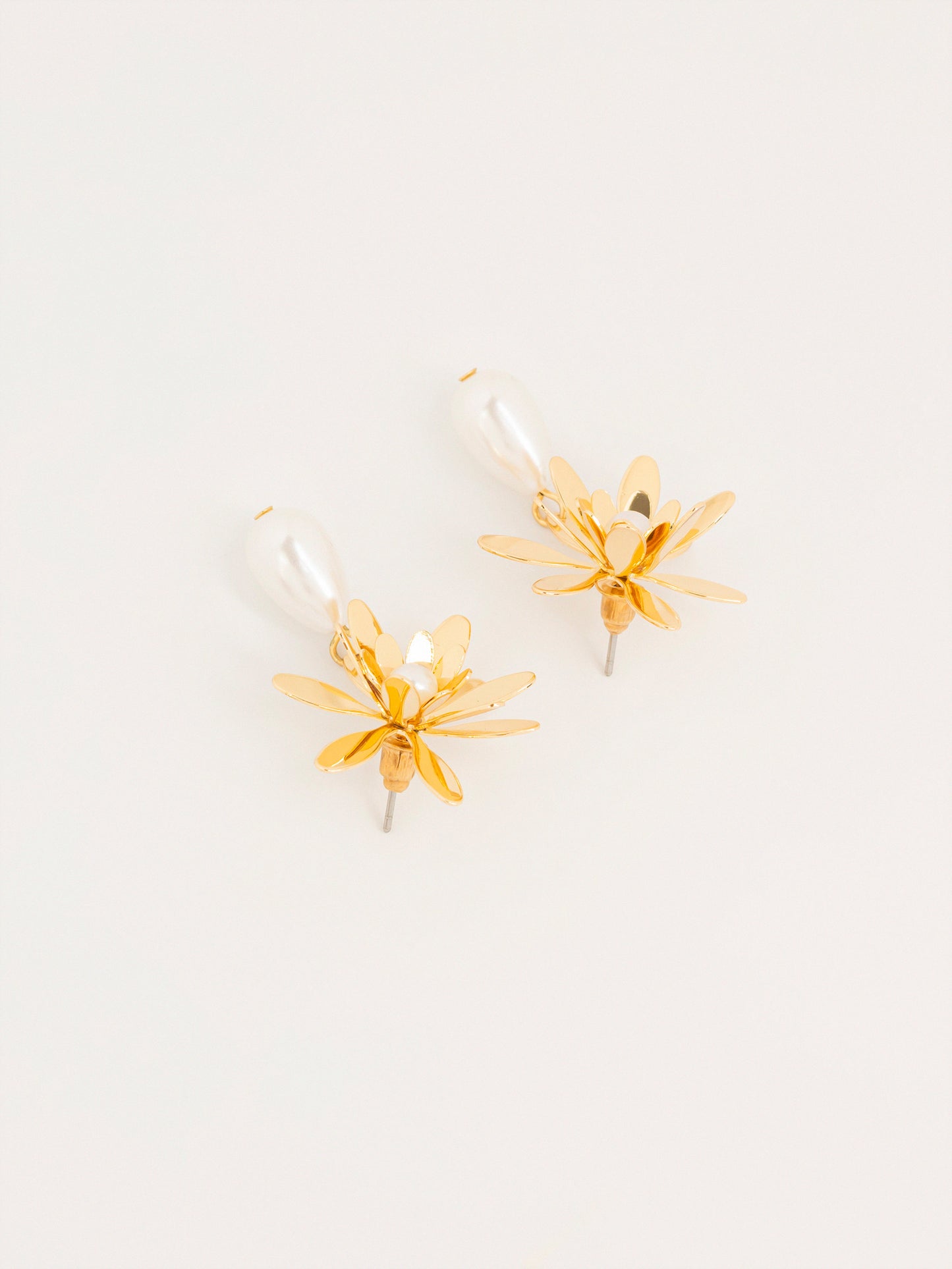 Floral Pearl Earrings