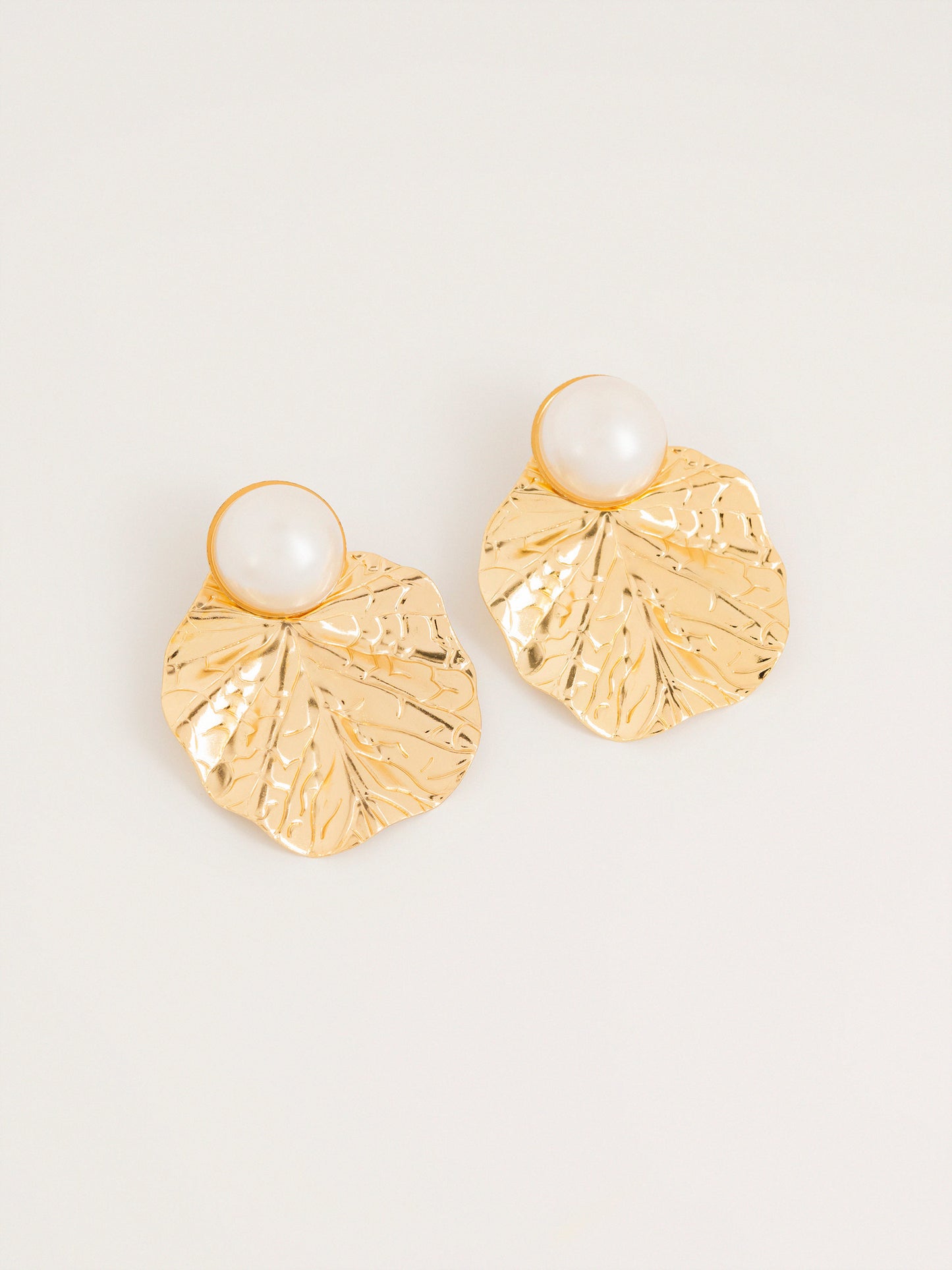 Leaf Pearl Stud