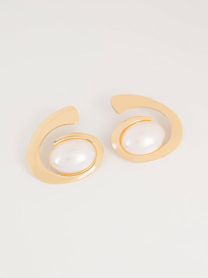 Curved Pearl Earrings