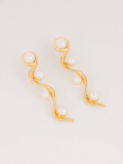 Wavy Pearl Earrings