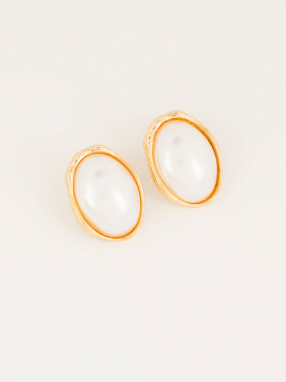 Oval Pearl Studs
