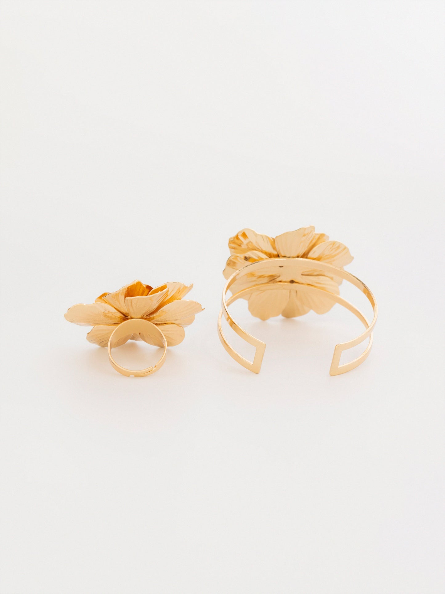 Floral Pearl Bracelet