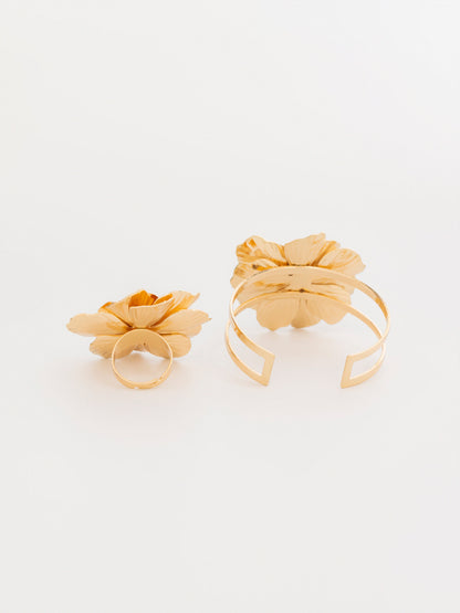 Floral Pearl Bracelet