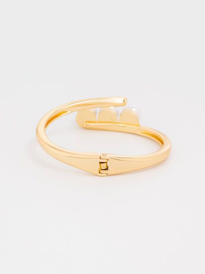 Sleek Pearl Bracelet