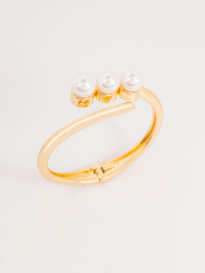 Sleek Pearl Bracelet