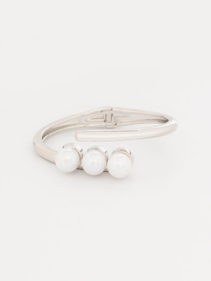 Sleek Pearl Bracelet