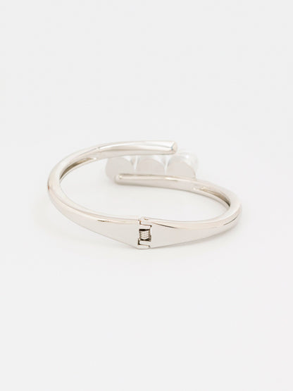 Sleek Pearl Bracelet