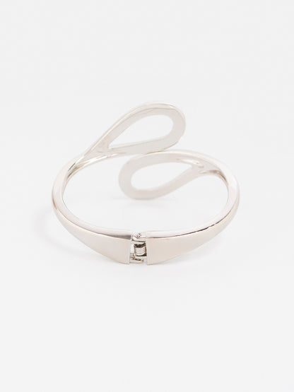 Fluid Curve Bracelet