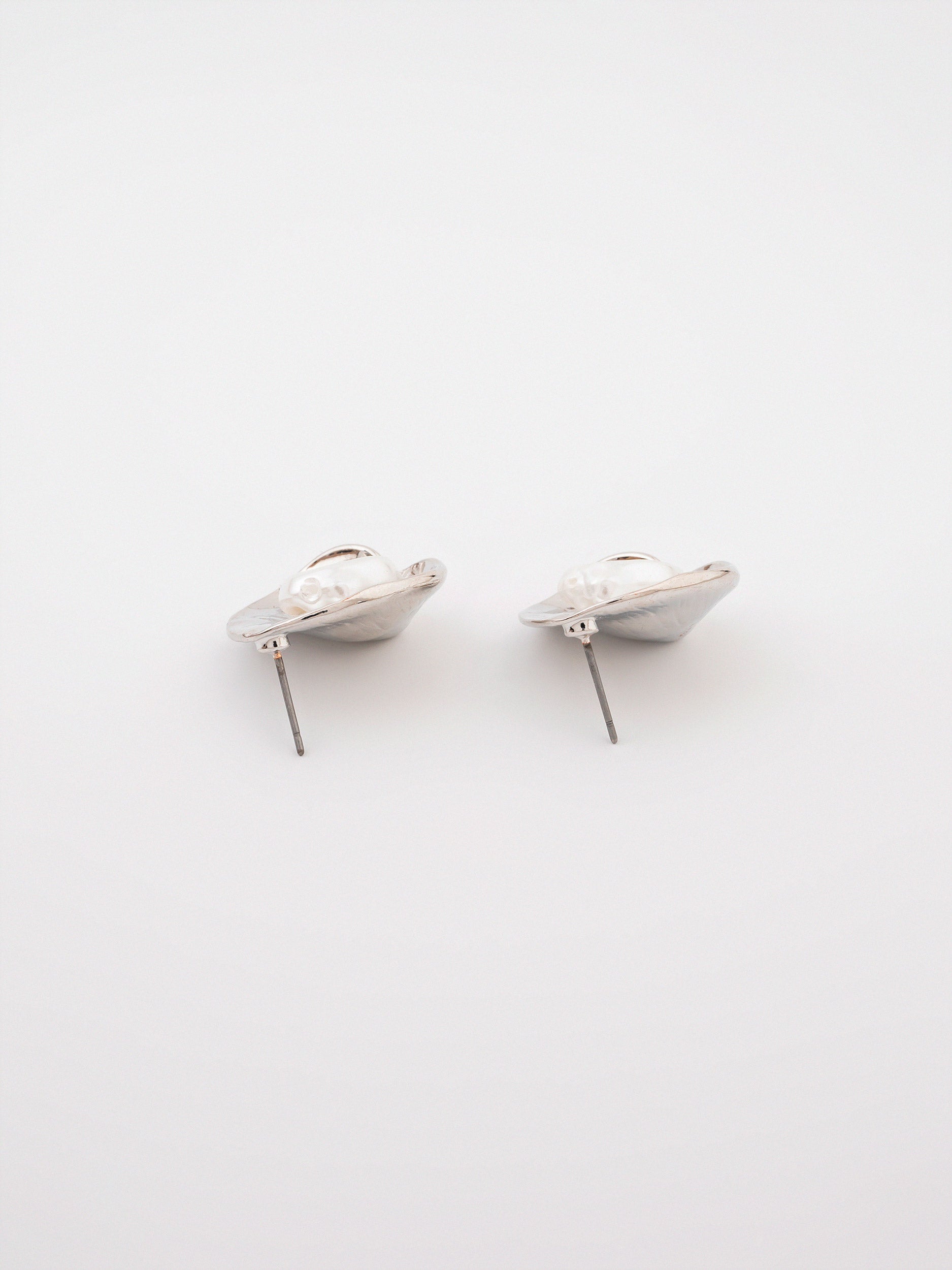 Sculpted Pearl Studs