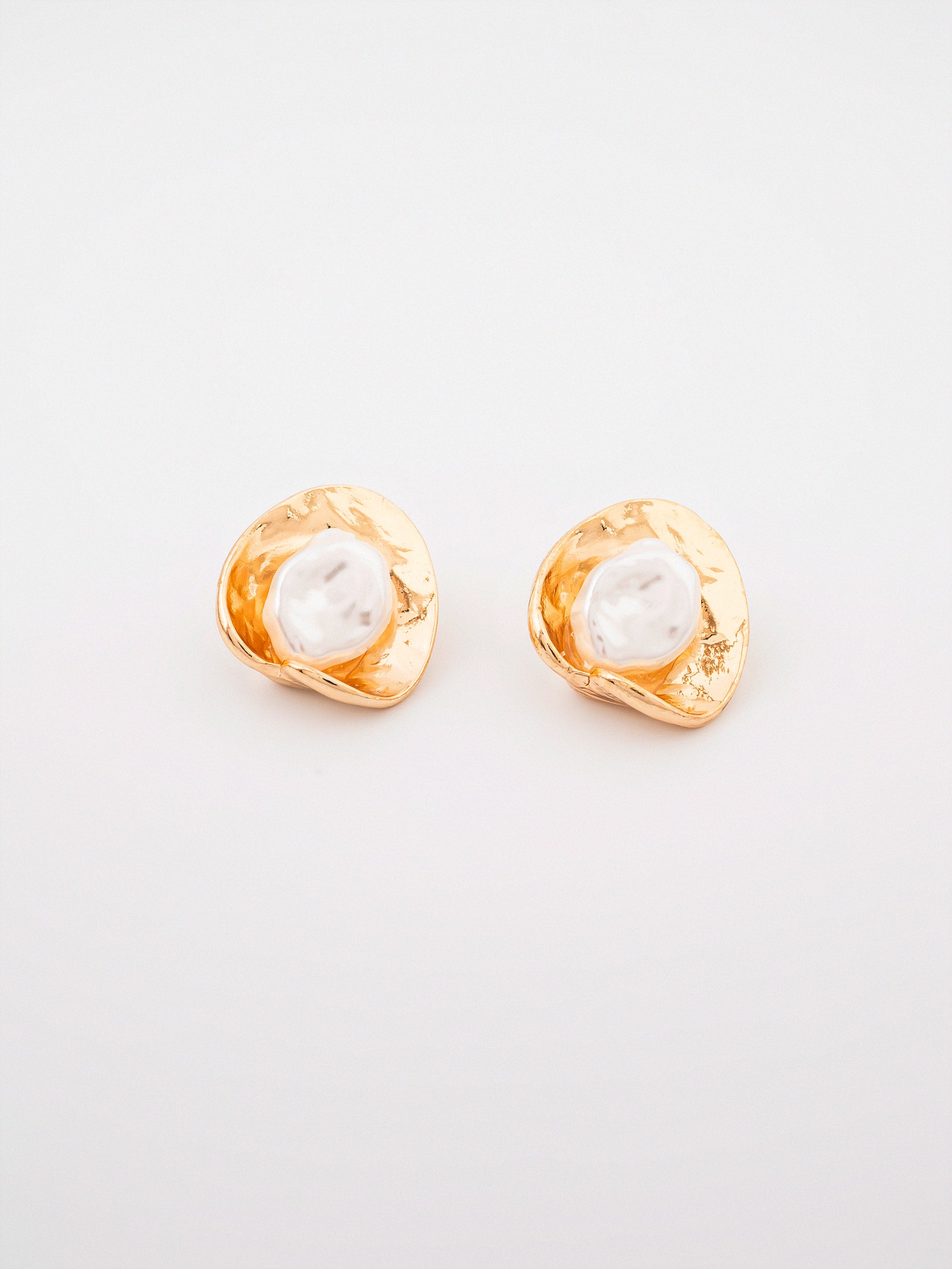 Sculpted Pearl Studs
