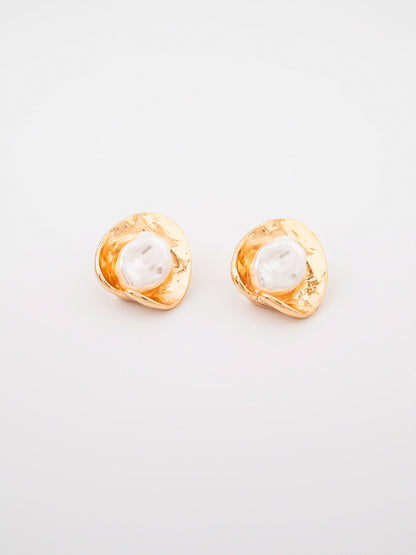 Sculpted Pearl Studs