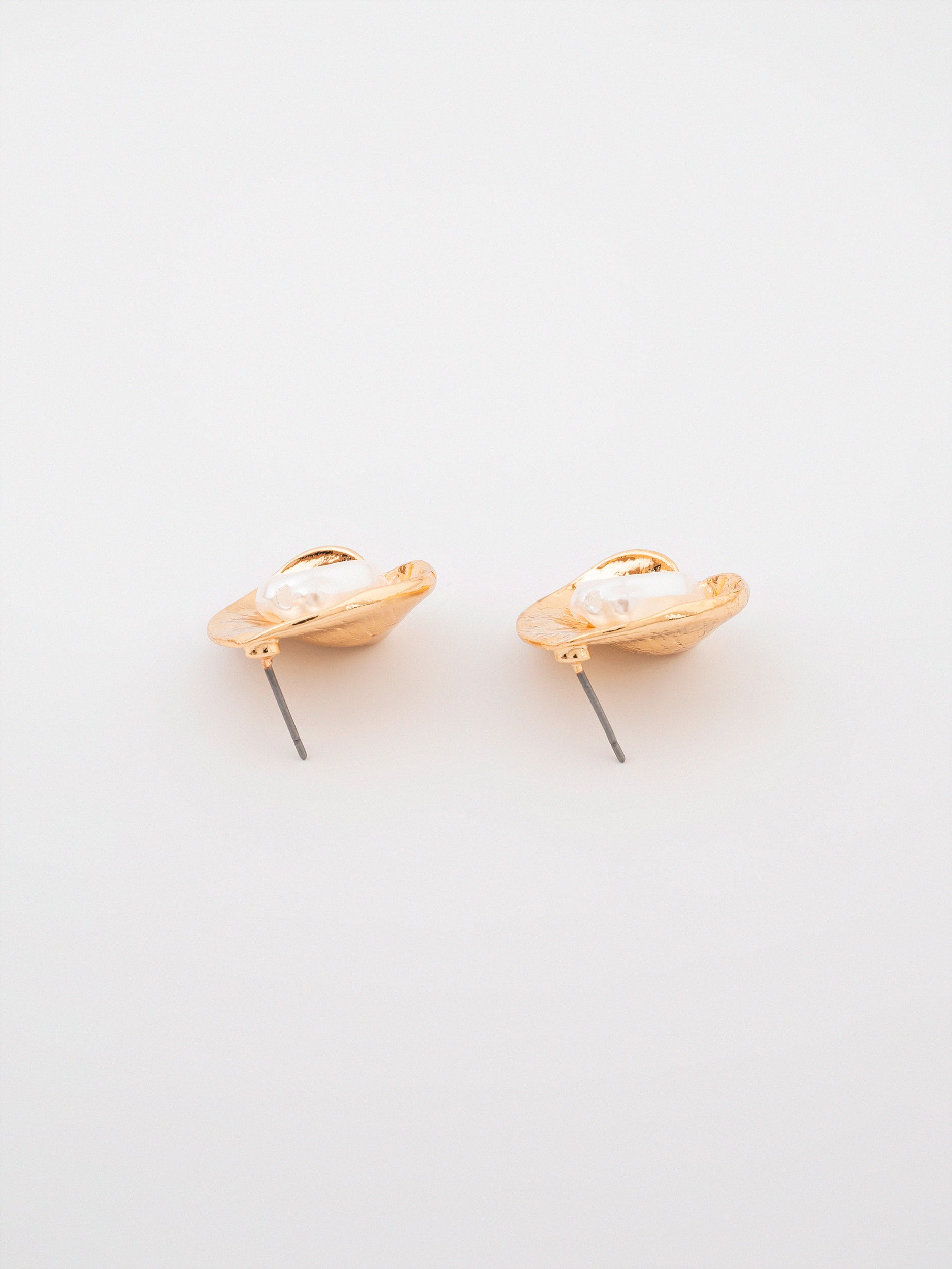 Sculpted Pearl Studs