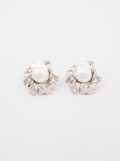 Pearl Studs