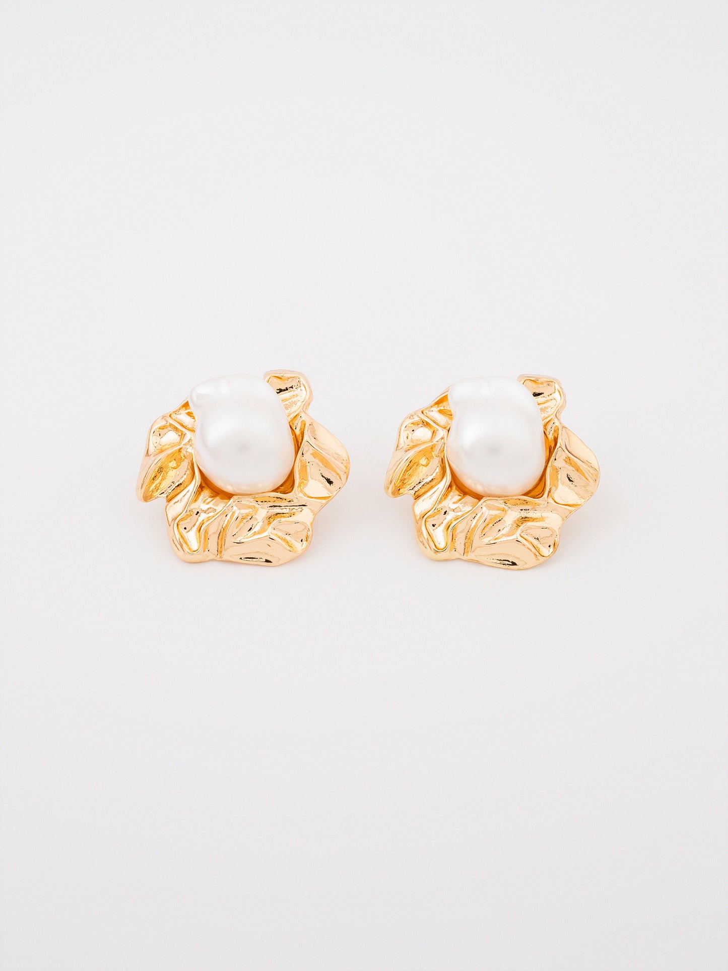 Pearl Studs