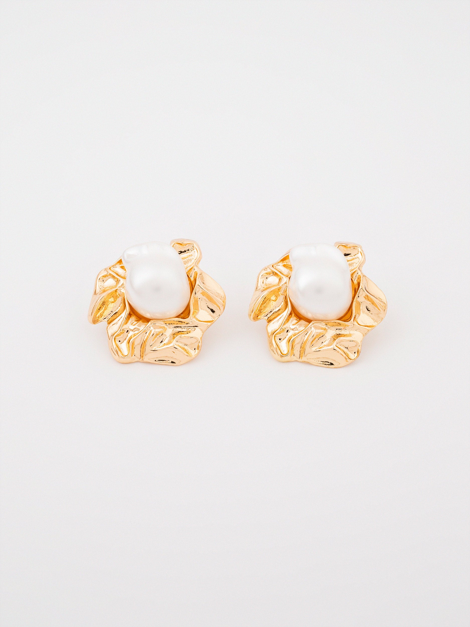 Pearl Studs