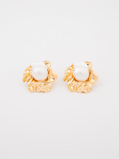 Pearl Studs