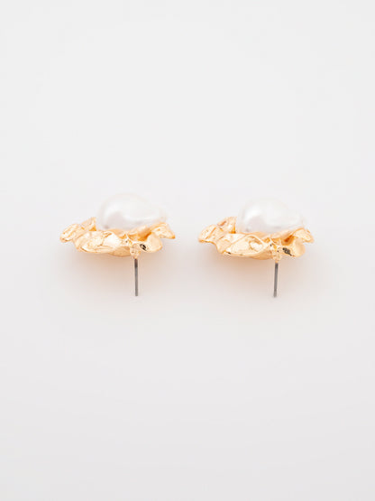 Pearl Studs
