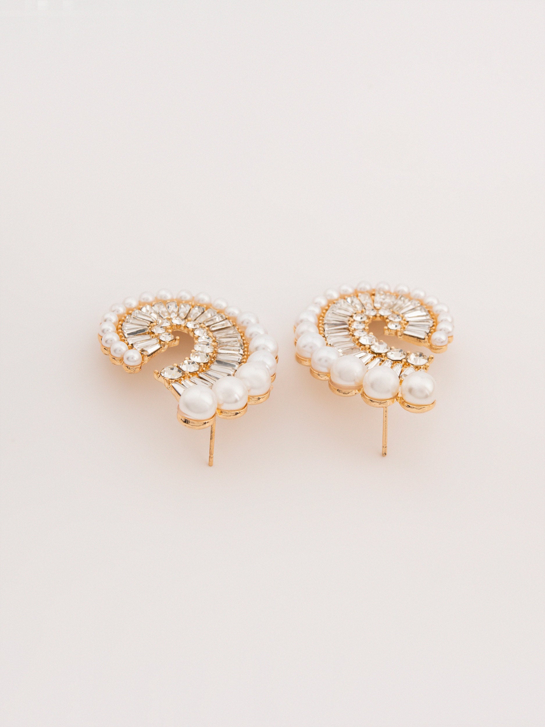 Gul Motif Studs