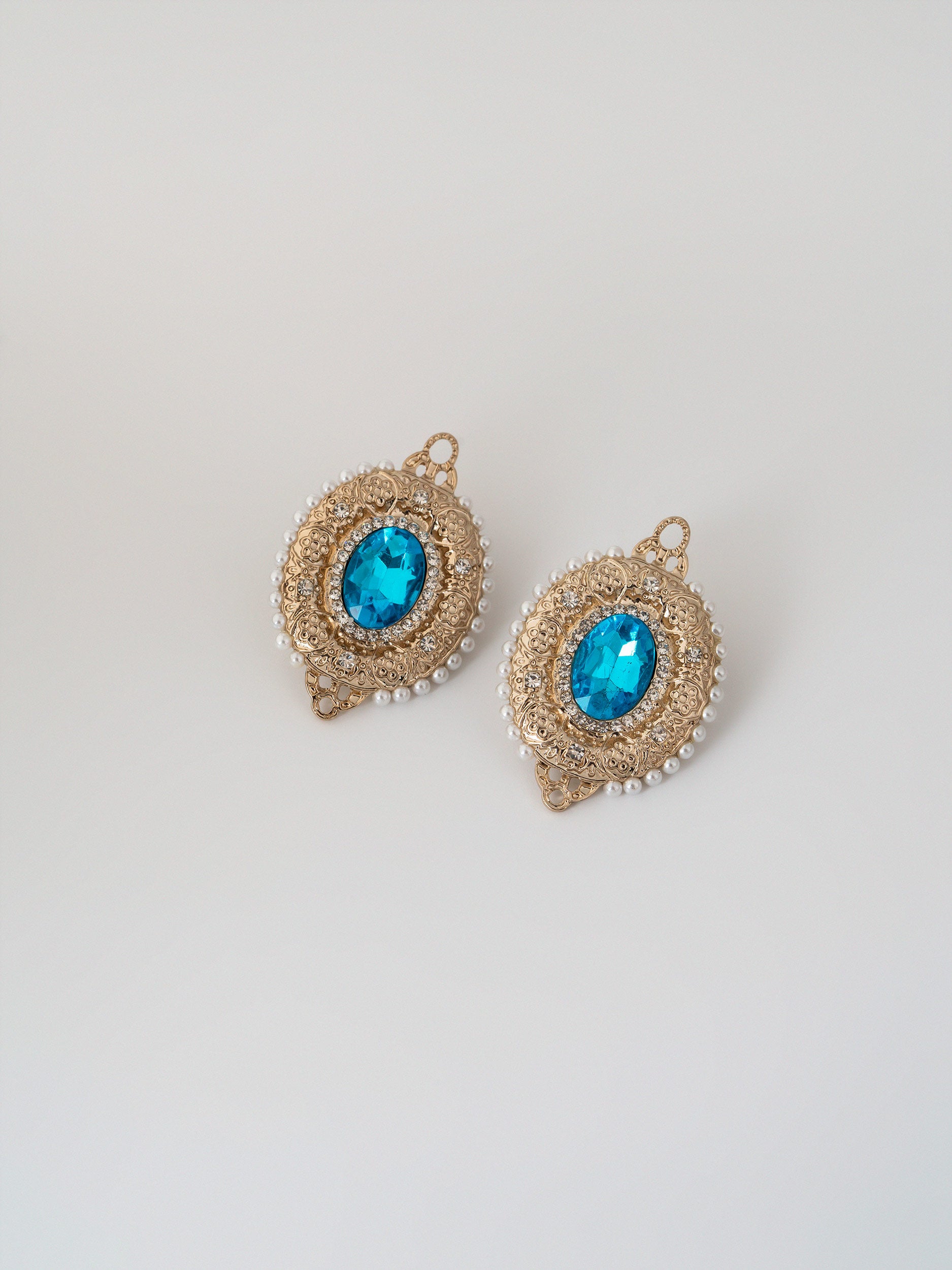 Royale Studs