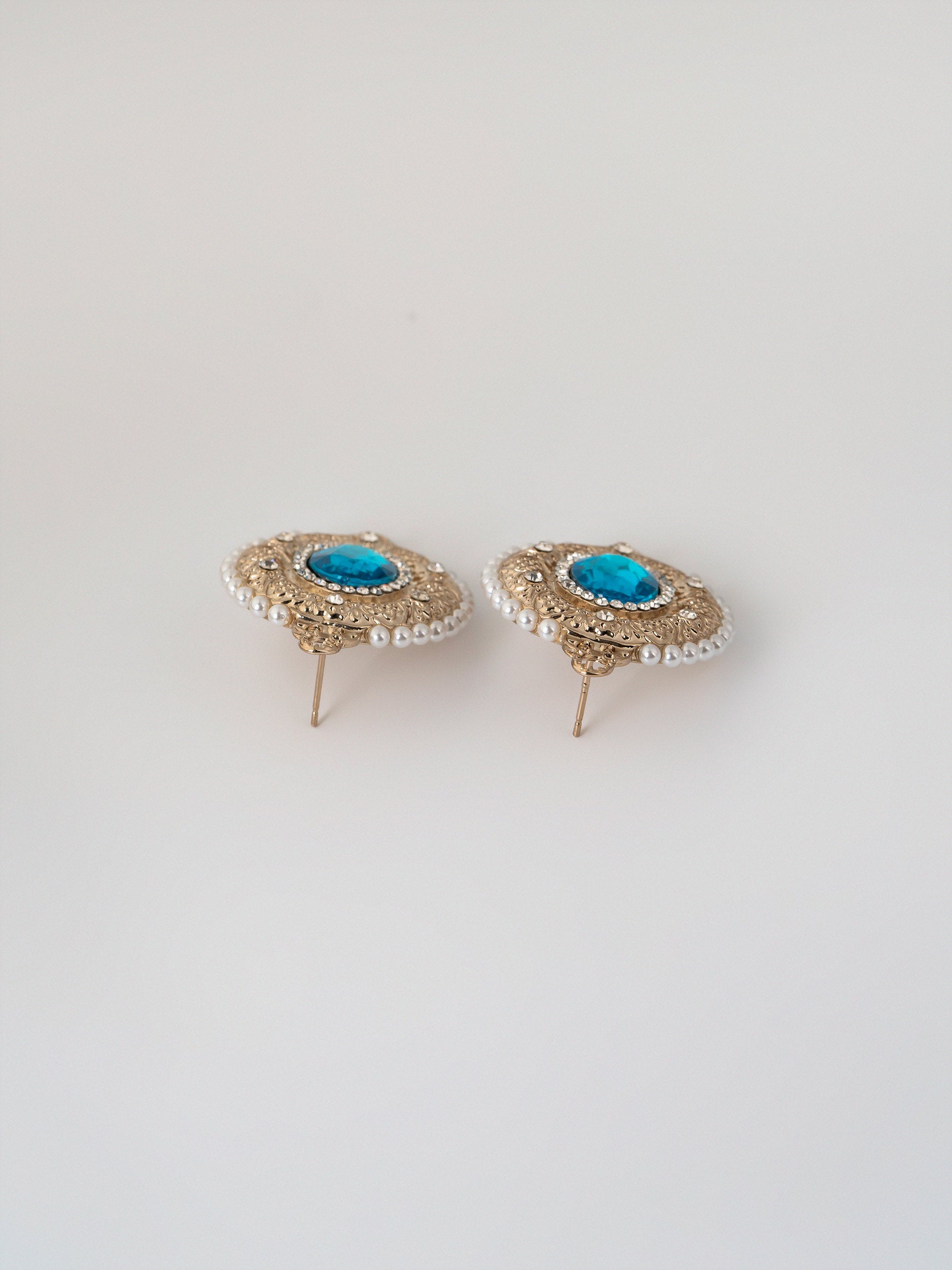 Royale Studs