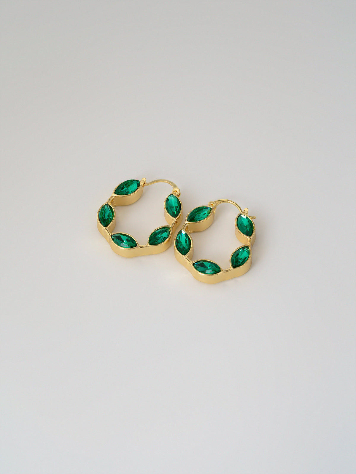 Laurel Hoops