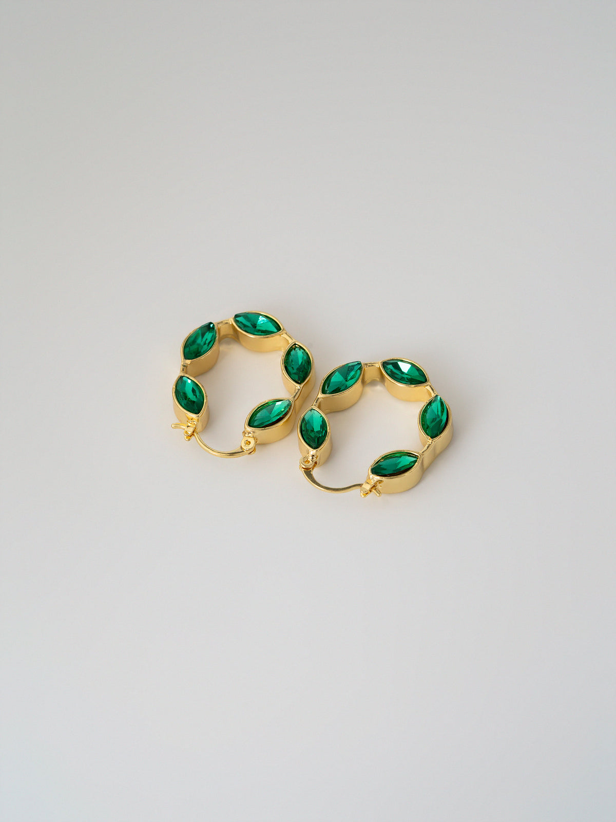 Laurel Hoops