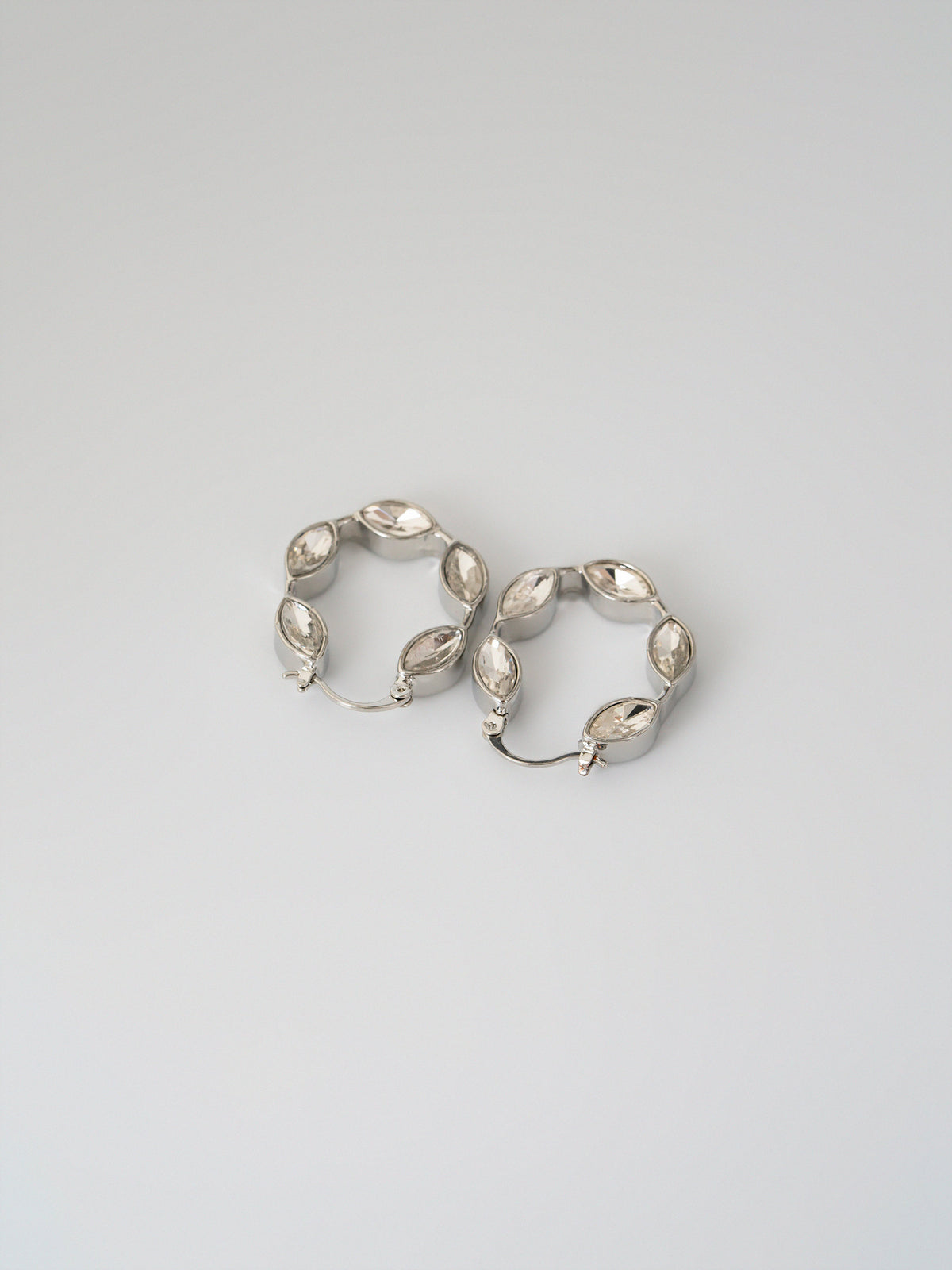 Laurel Hoops