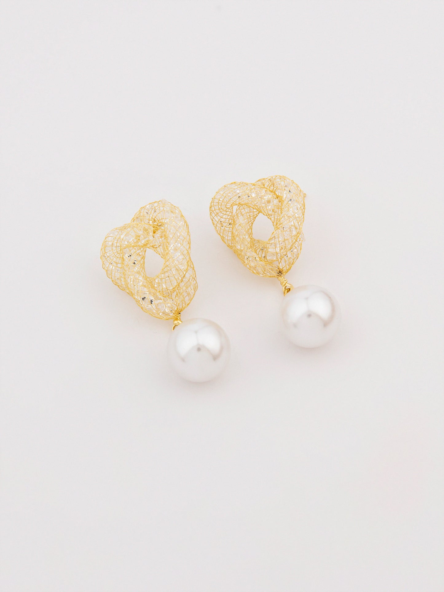 Knot Pearl Drops