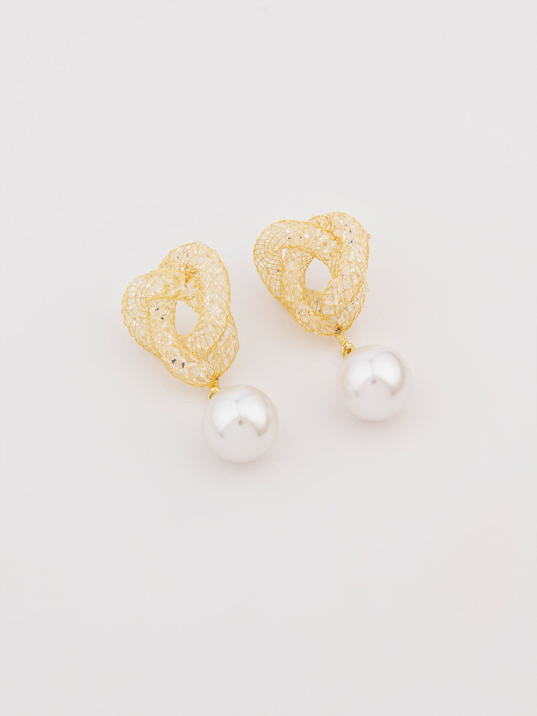 Knot Pearl Drops