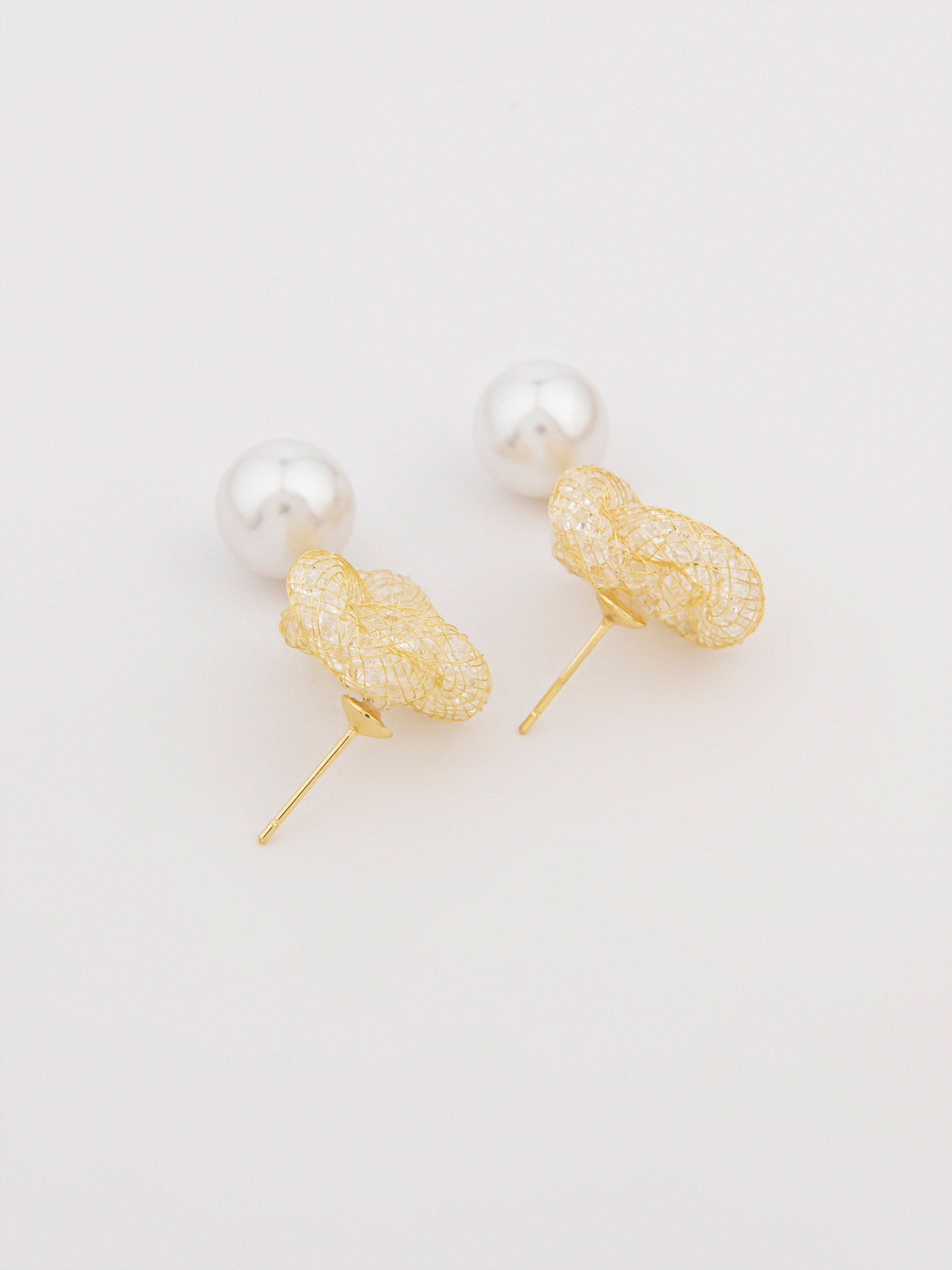Knot Pearl Drops