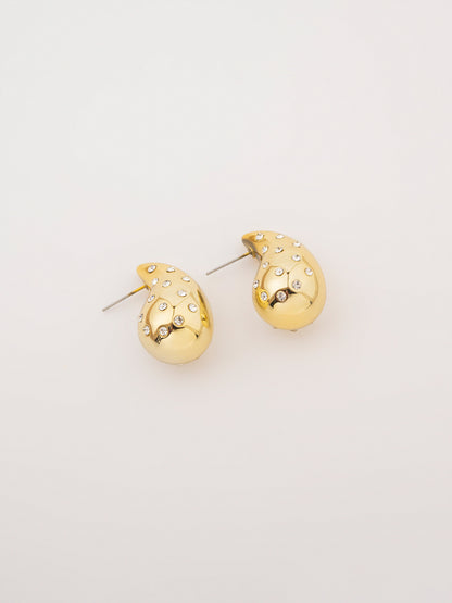 Teardrop studs