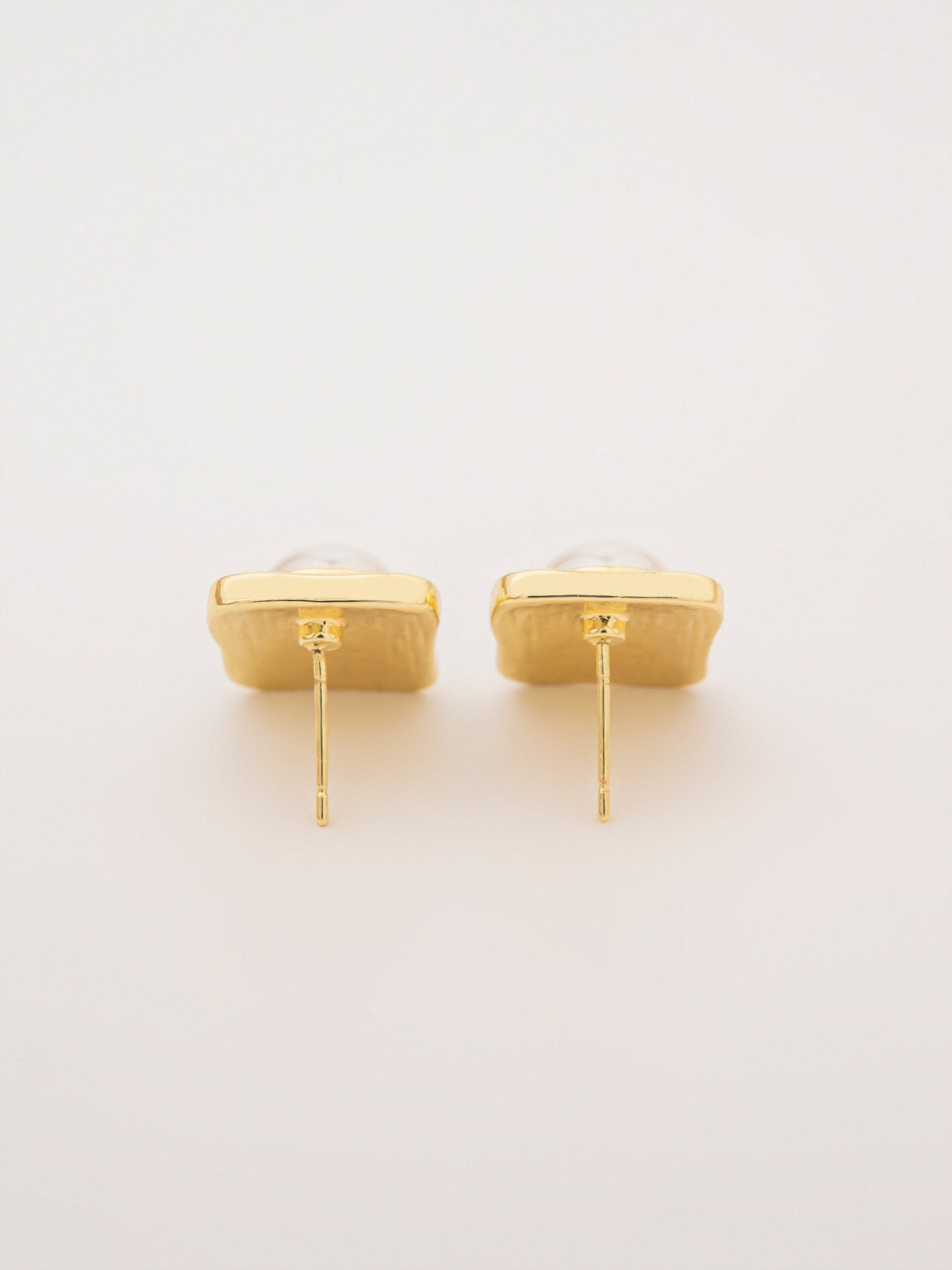 Pearl Studs