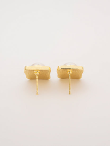 Pearl Studs