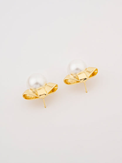 Pearl Studs