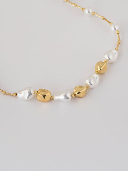 Orsina Necklace