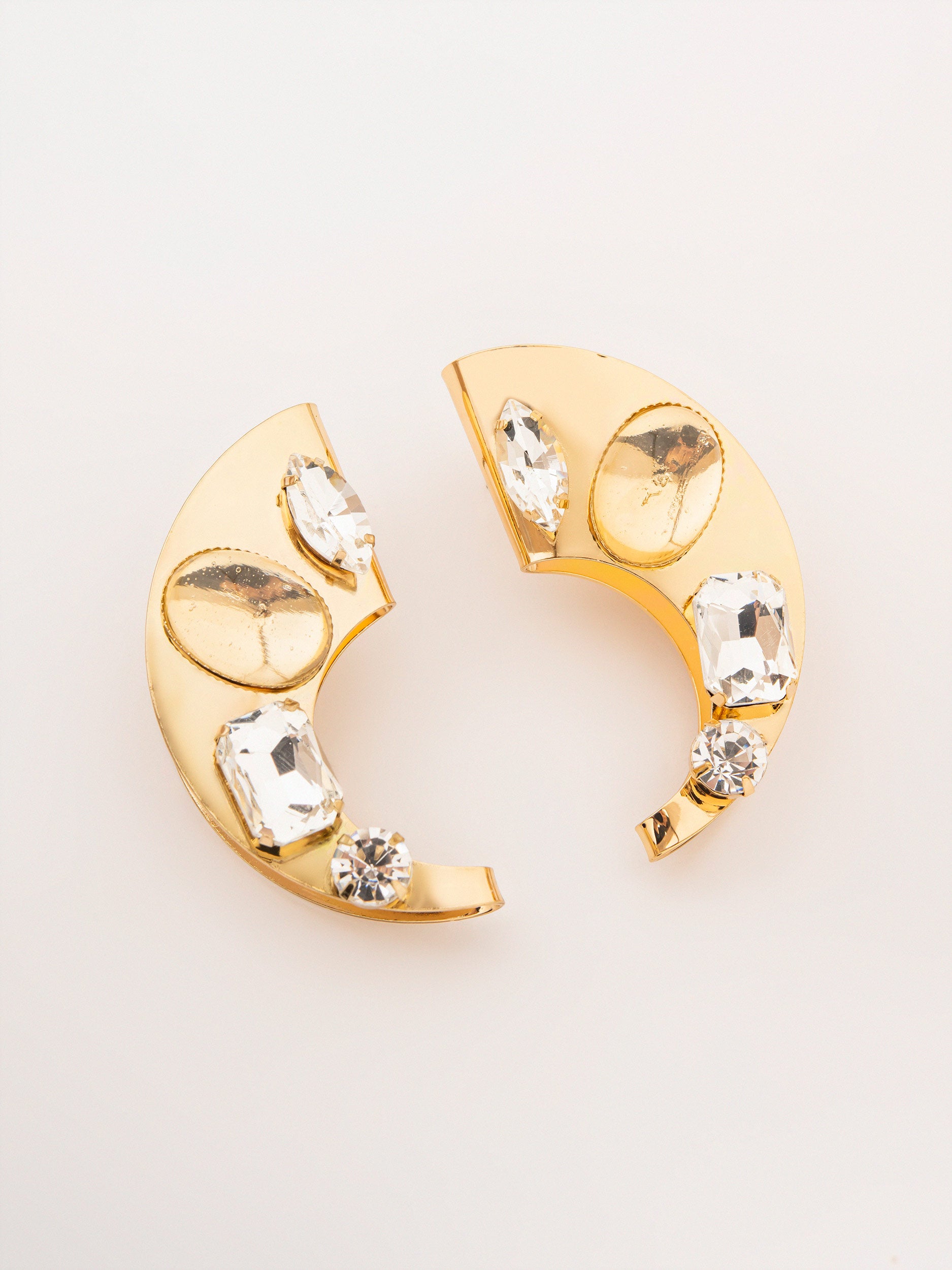 Curve Studs