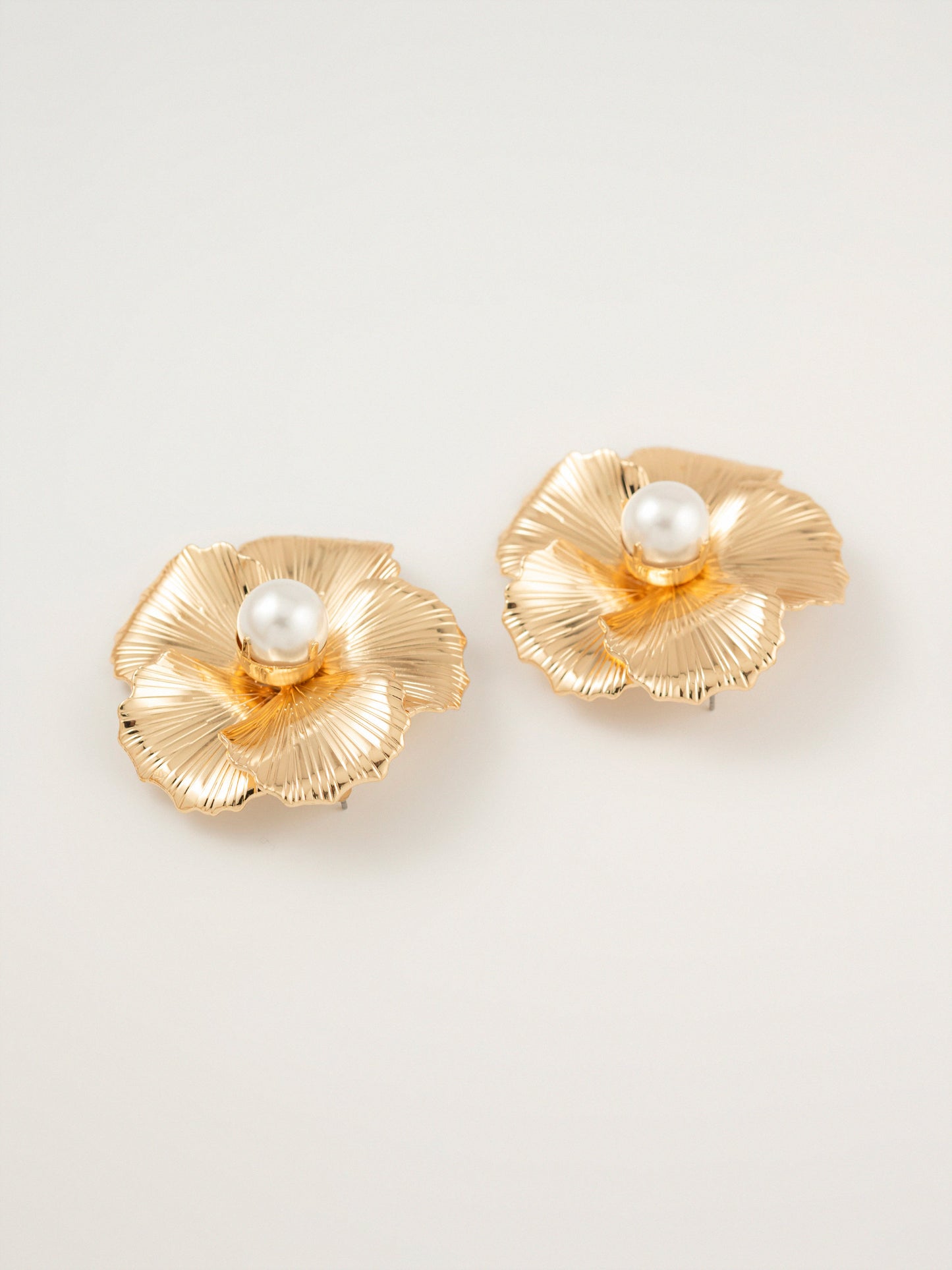 Floral Pearl Earrings