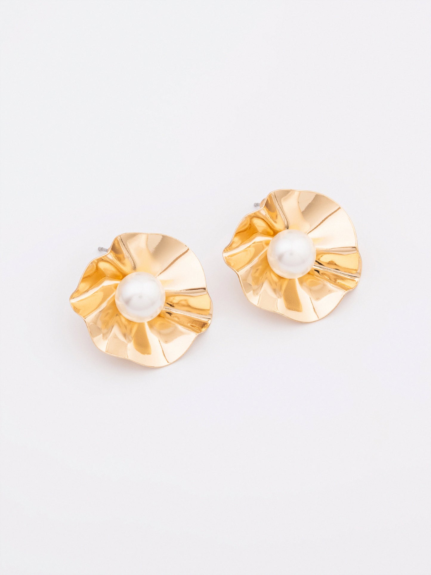 Floral Pearl studs