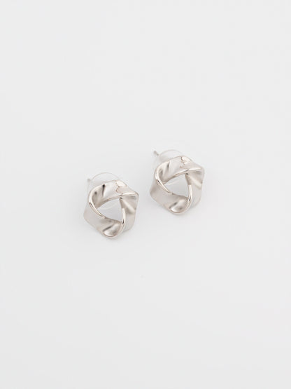 Twisted Studs