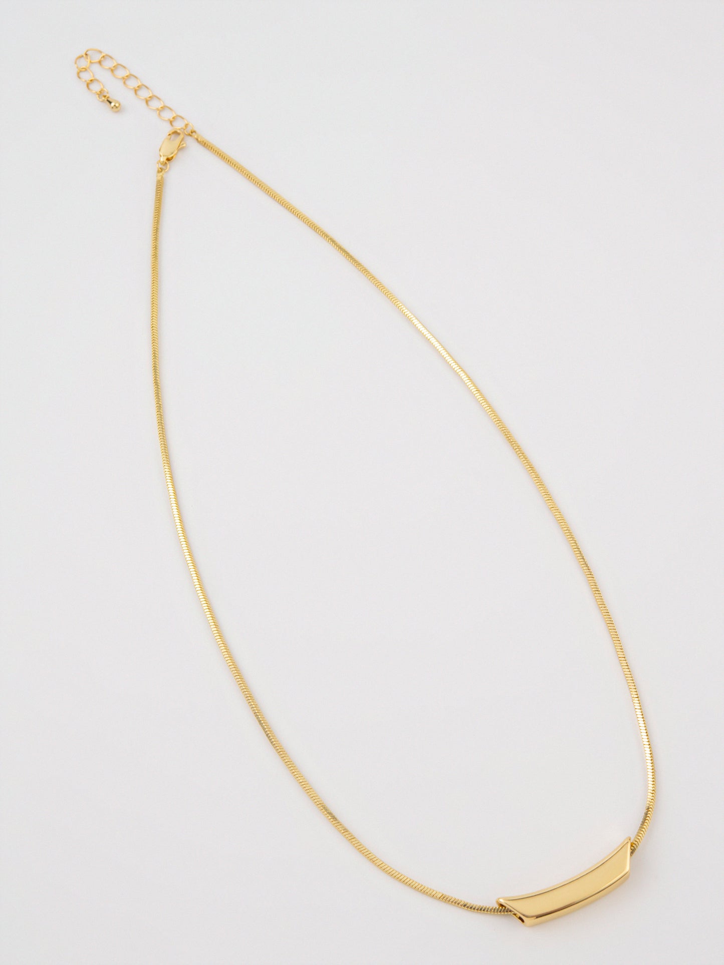 Curved Bar Necklace