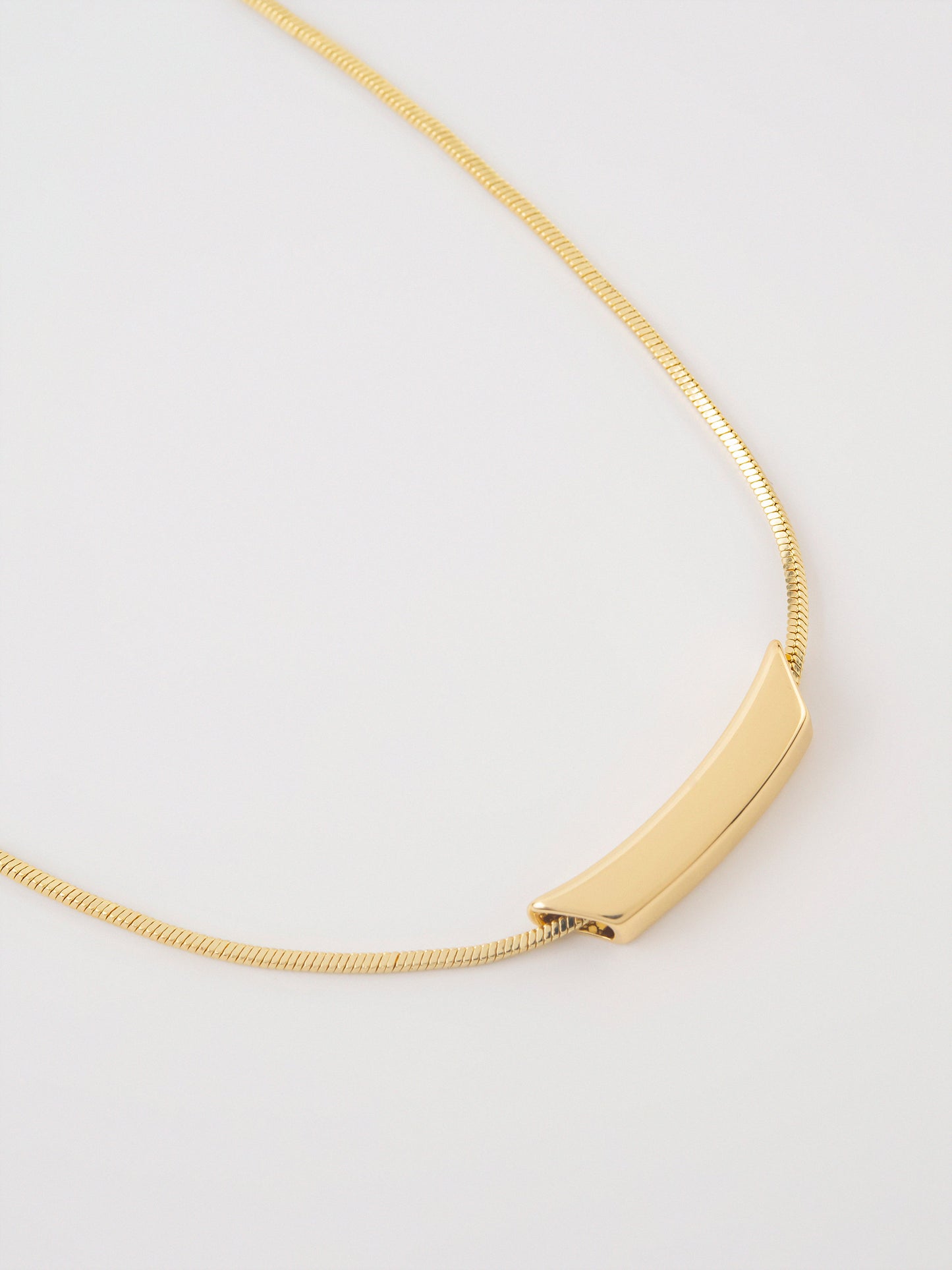 Curved Bar Necklace