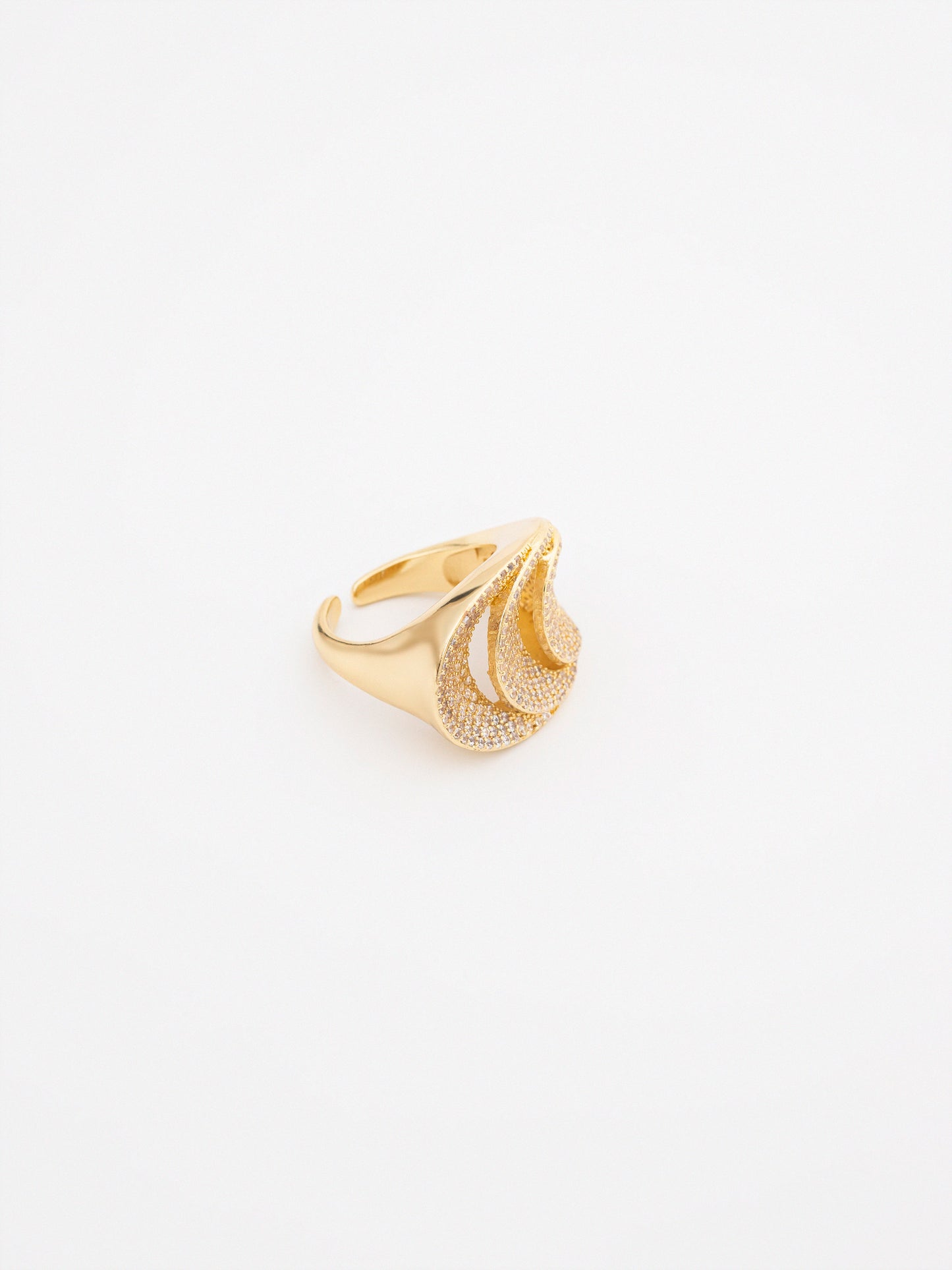 Crossover Ring