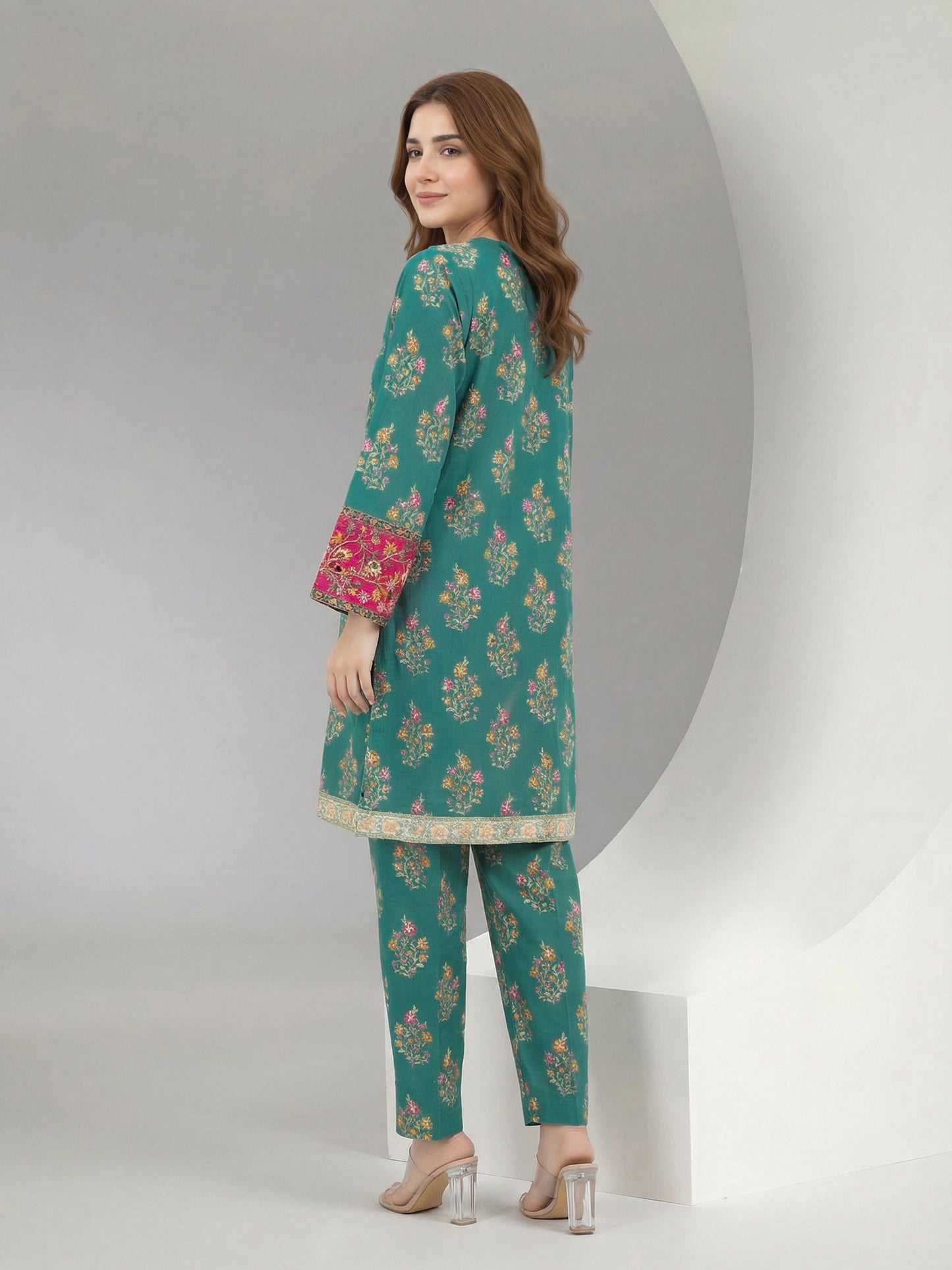 2 Piece Khaddar Suit- Embroidered (Pret)