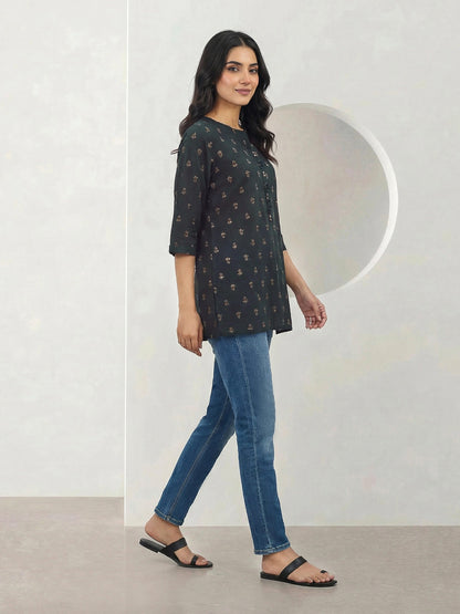 Lawn Kurti (Pret)