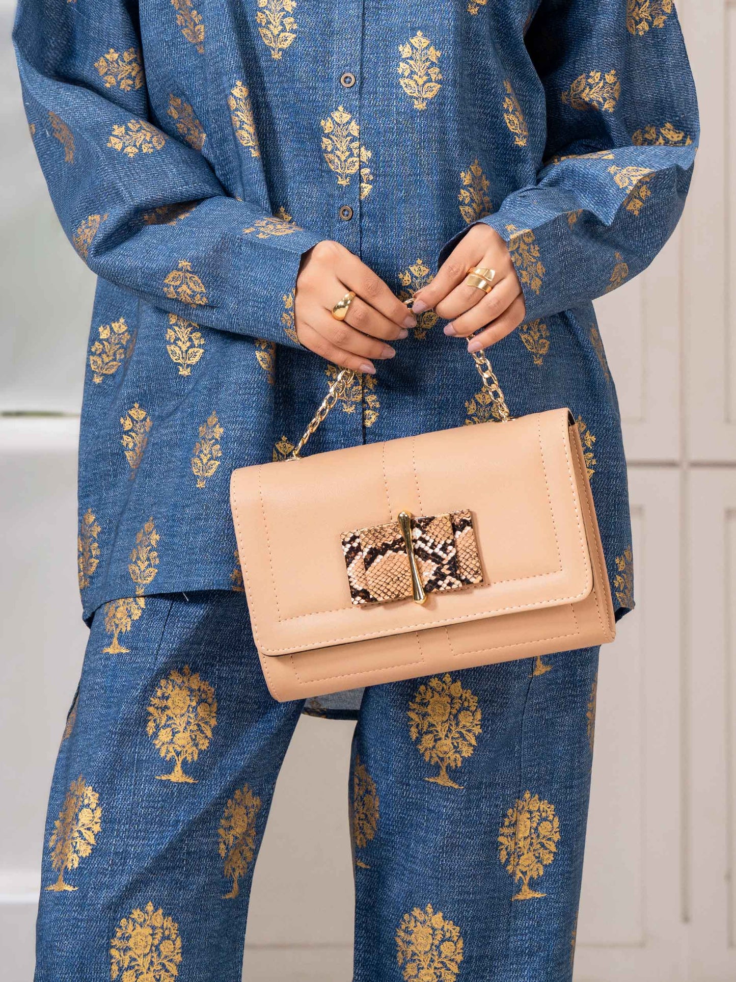 Stitch Pattern Clutch